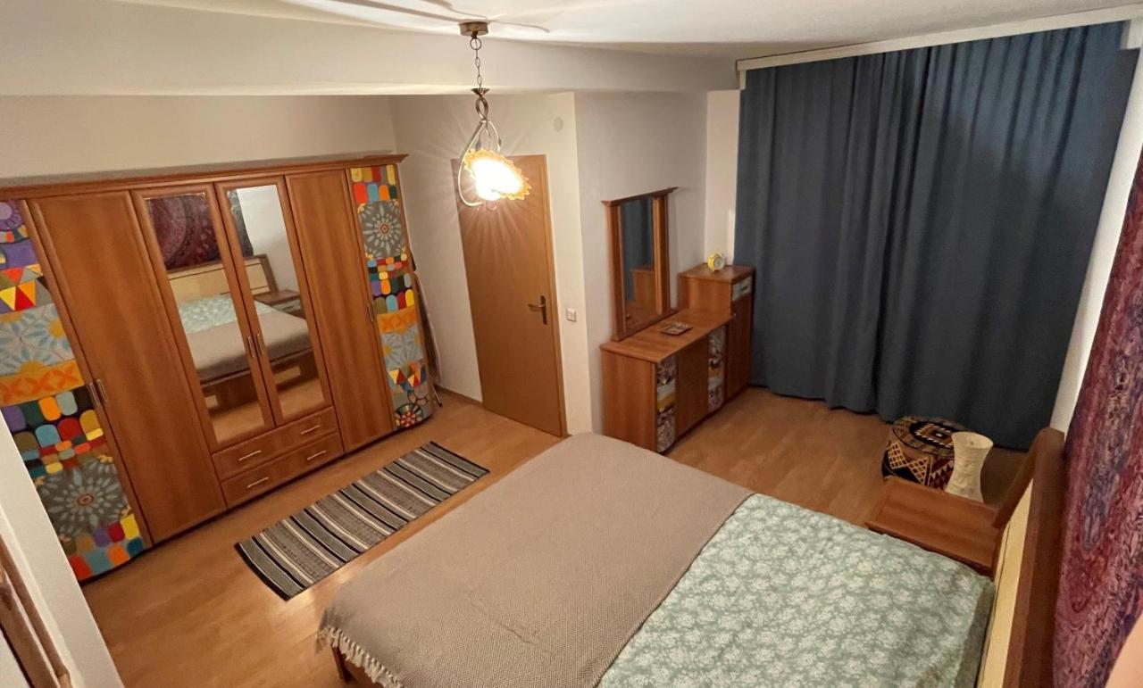 Mexican Touch Apartment With Parking Garage 普里什蒂纳 外观 照片