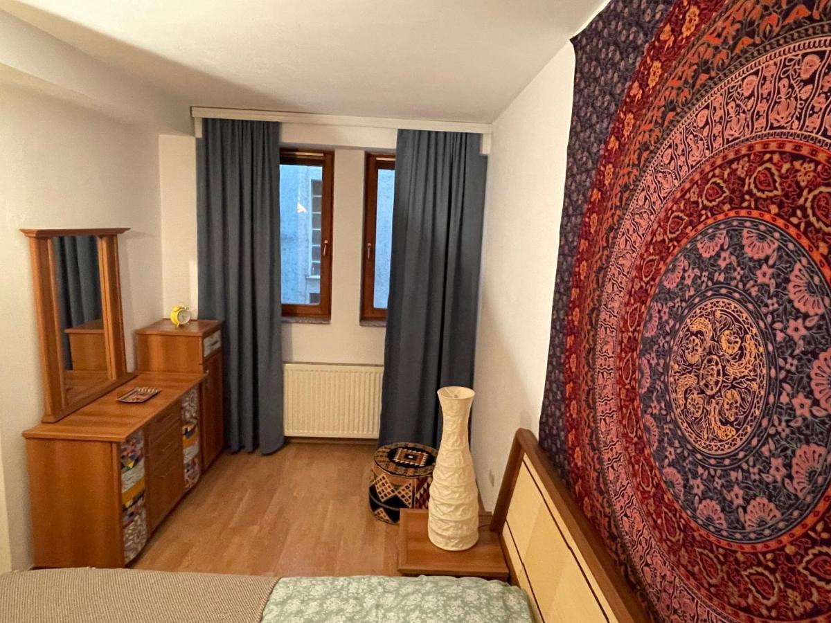 Mexican Touch Apartment With Parking Garage 普里什蒂纳 外观 照片