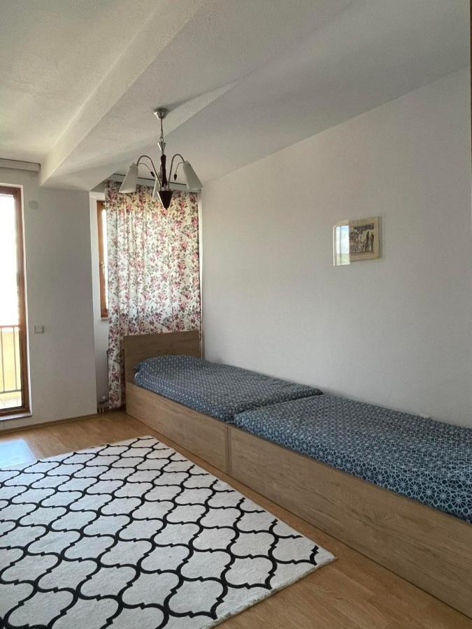 Mexican Touch Apartment With Parking Garage 普里什蒂纳 外观 照片